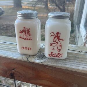Vintage Hazel Atlas Dutch Skater Salt & Pepper Shakers!  Red & White